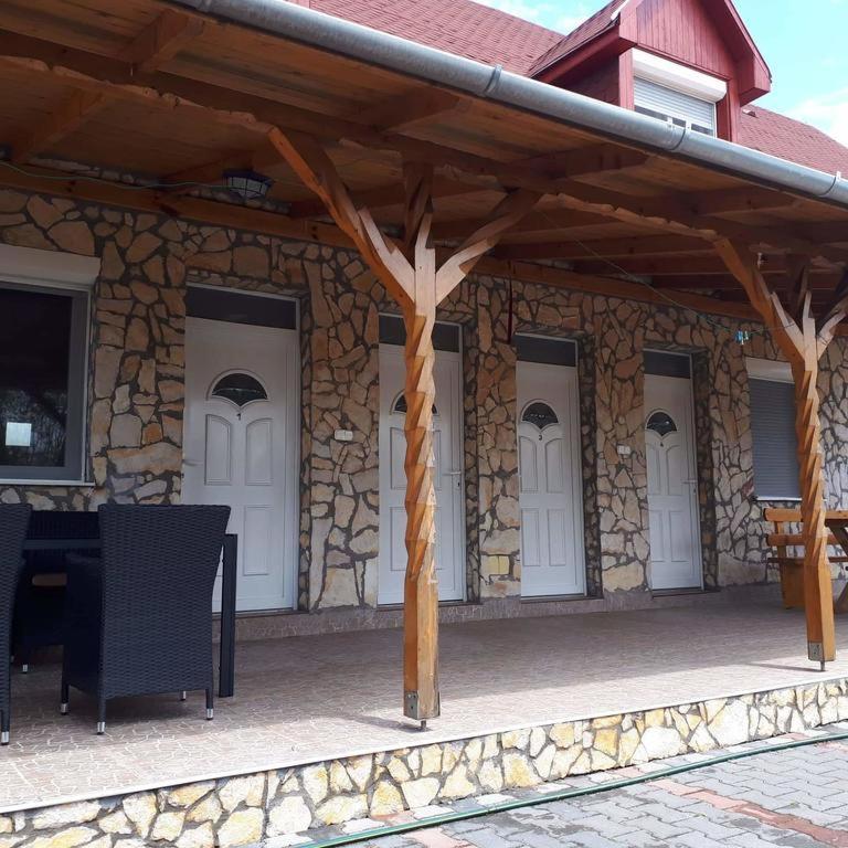 Relax Apartman Siofok-Sosto Zewnętrze zdjęcie