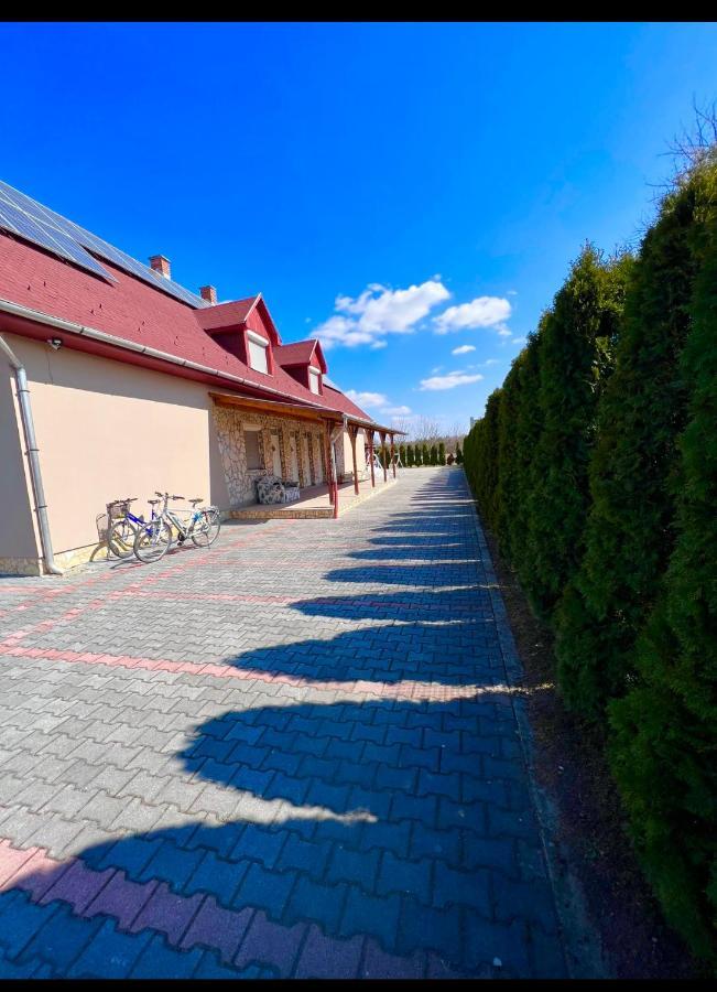 Relax Apartman Siofok-Sosto Zewnętrze zdjęcie